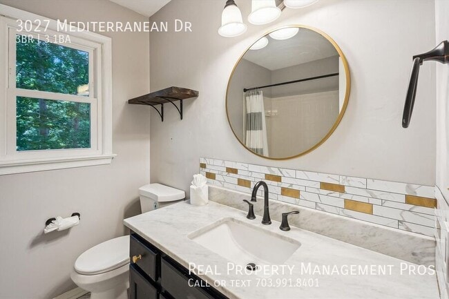 Building Photo - 3027 Mediterranean Dr