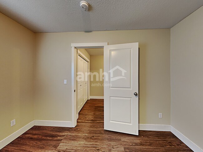 Building Photo - 847 NW 1st Ave