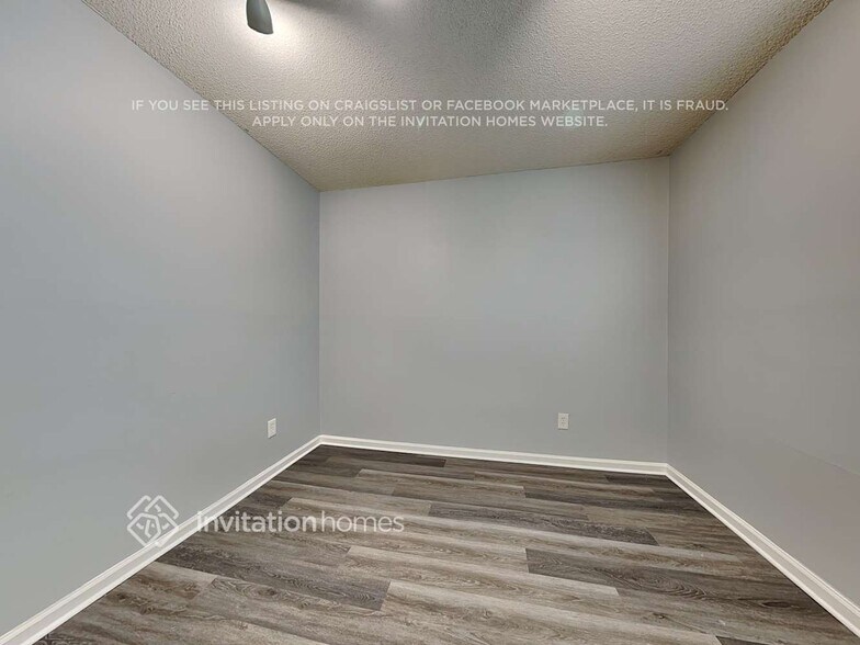 Building Photo - 6015 Running Deer Rd