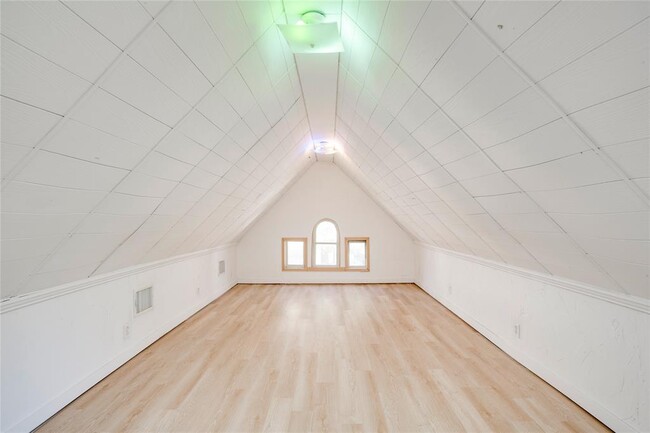 Building Photo - 81 San Marcos St