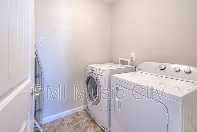 Building Photo - 4219 Golden Sun Ct