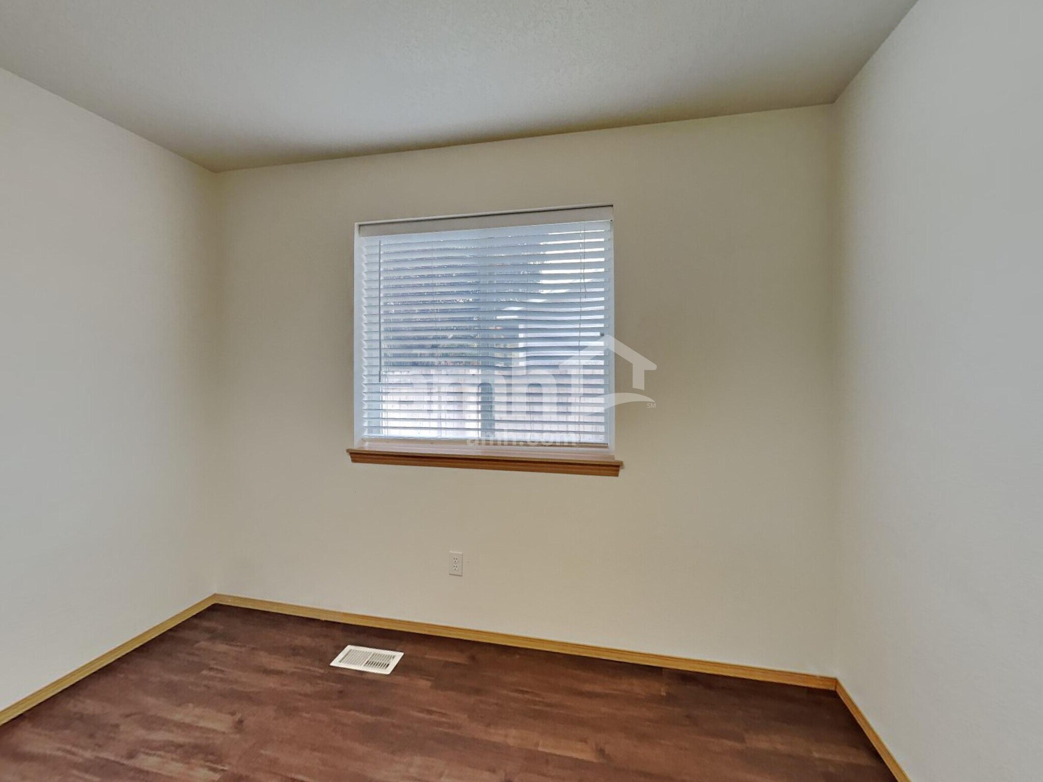 Building Photo - 720 W Tern Dr