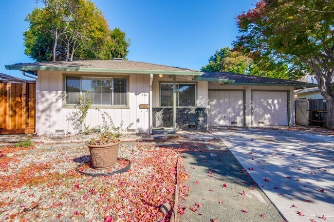 Building Photo - 683 Arbutus Ave