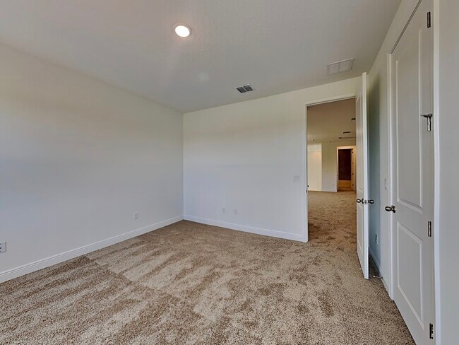 Building Photo - 15709 Vetta Dr