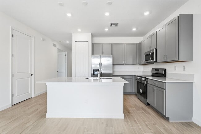 Building Photo - 3765 Harborside Ave