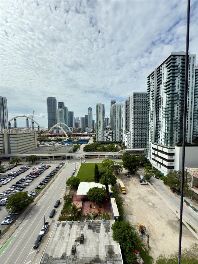 Building Photo - 1600 NE 1st Ave