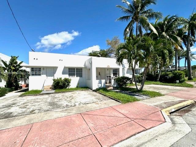 Building Photo - 2101 Bay Dr