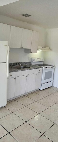 Building Photo - 4998 Kirk Rd