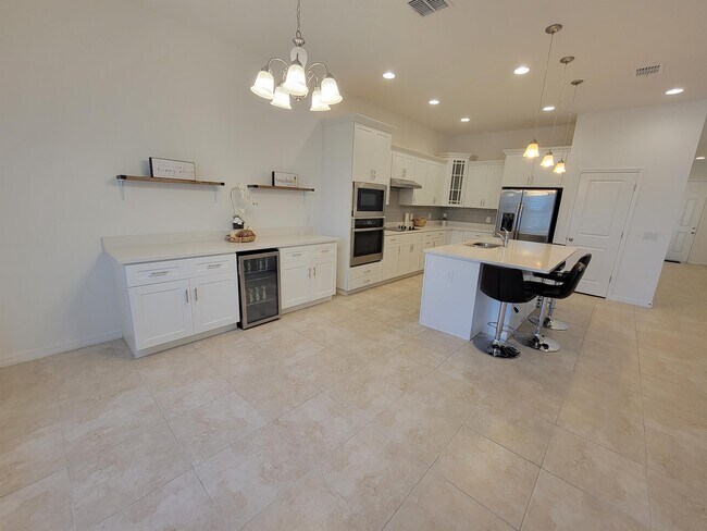 Building Photo - 5325 Jubiloso Dr