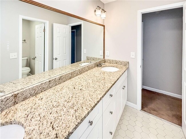 Building Photo - 1543 Hillhaven Dr