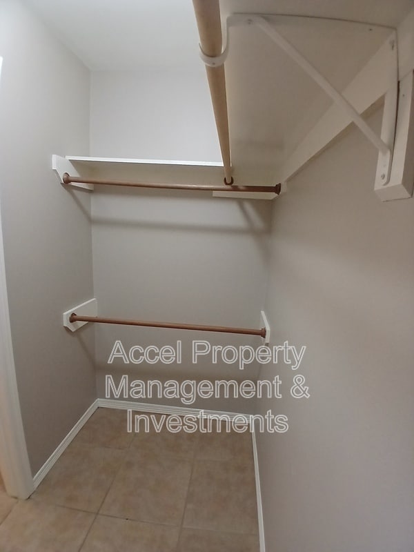 Building Photo - 3216 Ginger Ave