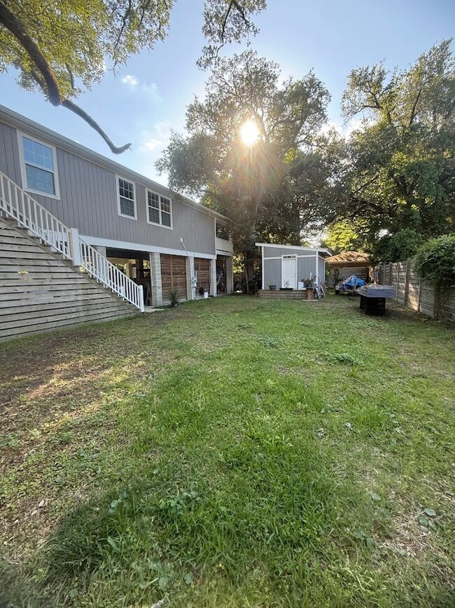 Building Photo - 406 Caverly Ln