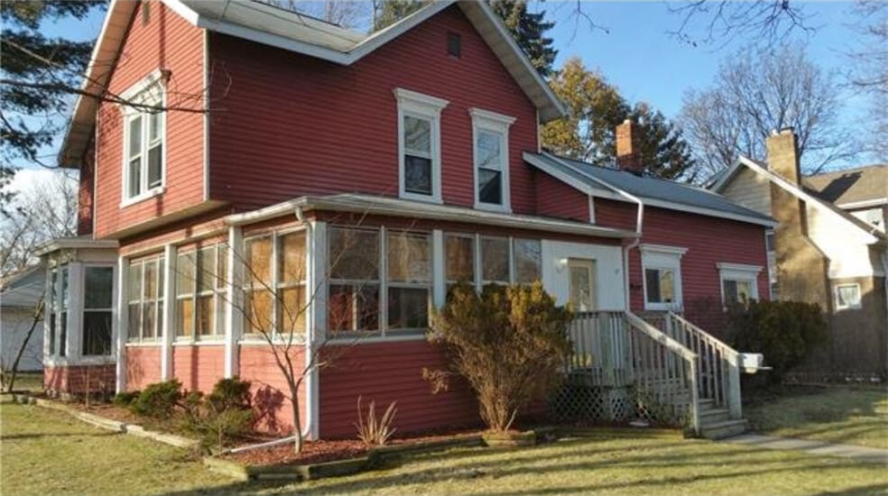 Building Photo - 522 Fleming St