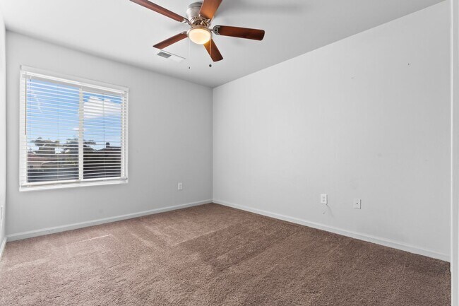 Building Photo - 11311 San Miniato Ave