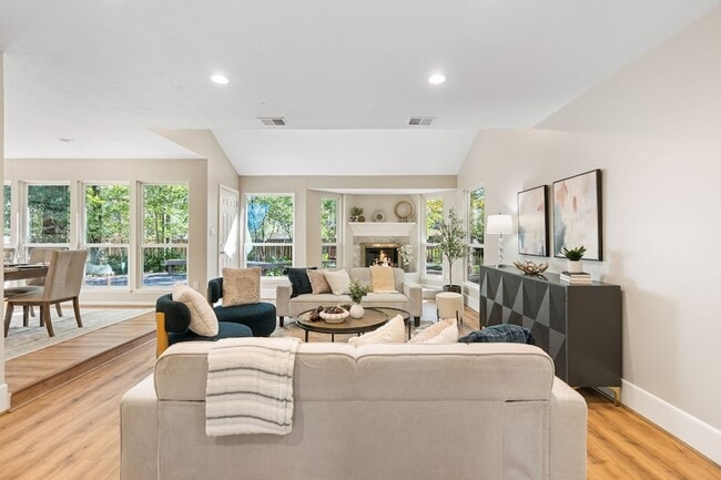 Building Photo - 1936 Foxtail Pl