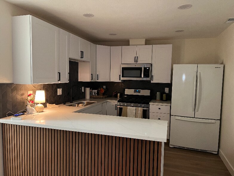 Building Photo - 1394 Pajaro Ave