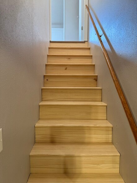 Building Photo - 2325 Judy Ave