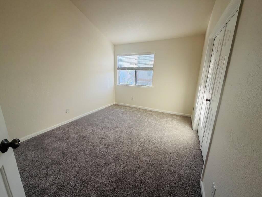 Building Photo - 4721 Mapleplain Ave