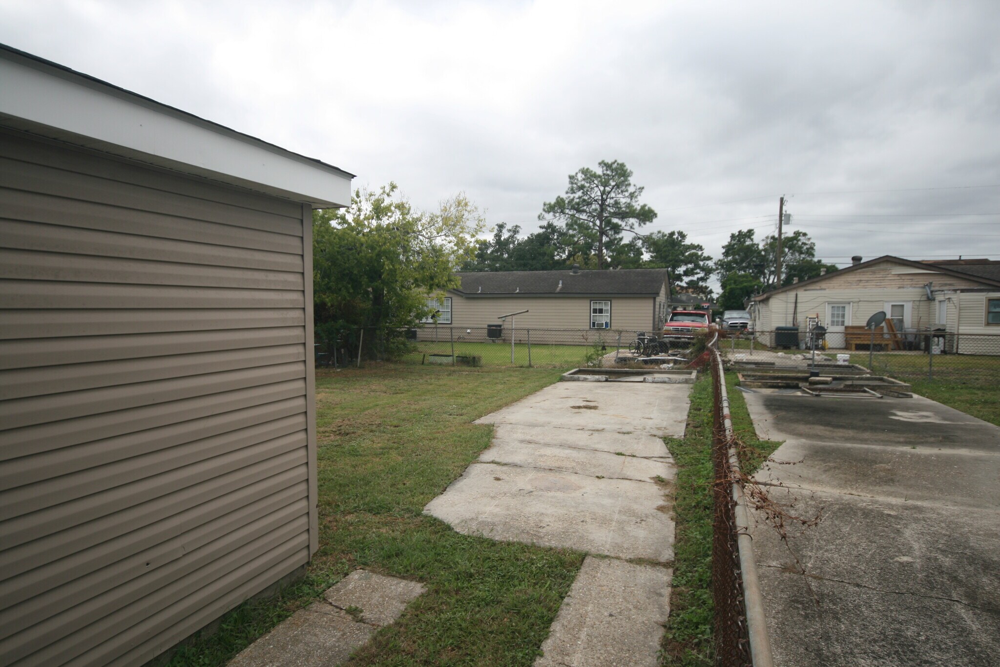 Exterior side - 2308 Rose Dr