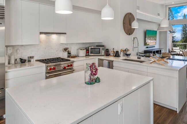 Building Photo - Modern 3 Bedroom, 3 Bathroom Furnished Condo at Makalii in Wailea