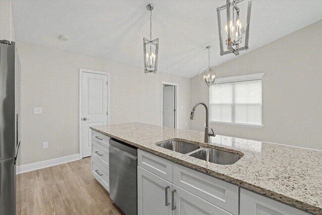 Building Photo - 37 Haida Trail