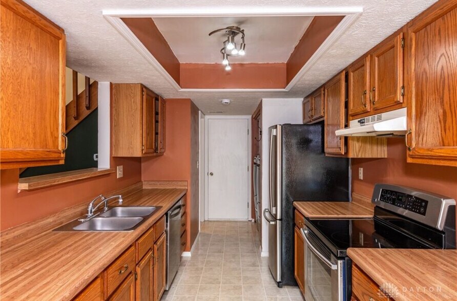 Building Photo - 2344 Fieldstone Cir