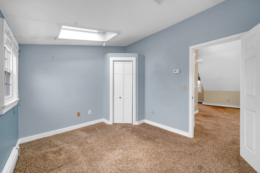 Building Photo - 4 Warren St