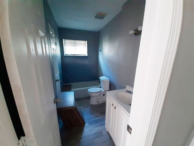 Building Photo - 3662 Hemlock Ln