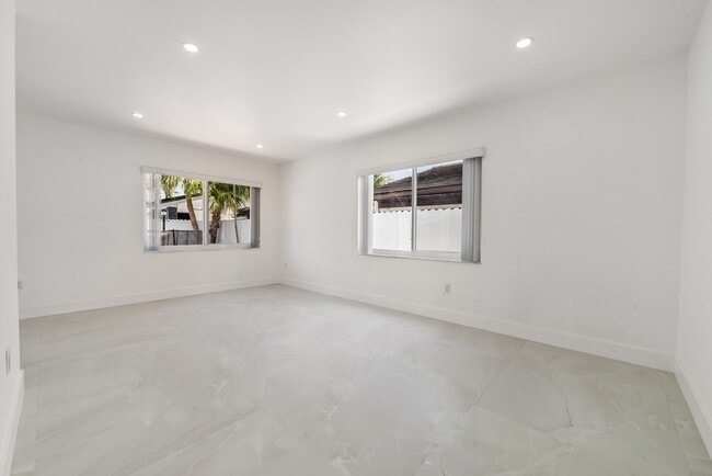 Building Photo - 13445 SW 20th Terrace