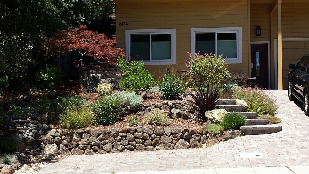 Front garden - 2452 Harding Ave