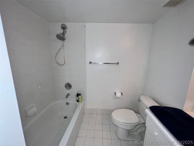 Building Photo - 2600 S University Dr