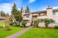 Building Photo - 1/2 off First month's rent! Beautifully updated Ground Floor 2 Bedroom 1 Bath Water/Sewer/Garbage...