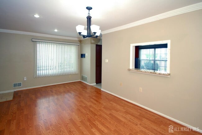 Building Photo - 96 Brewster Cir