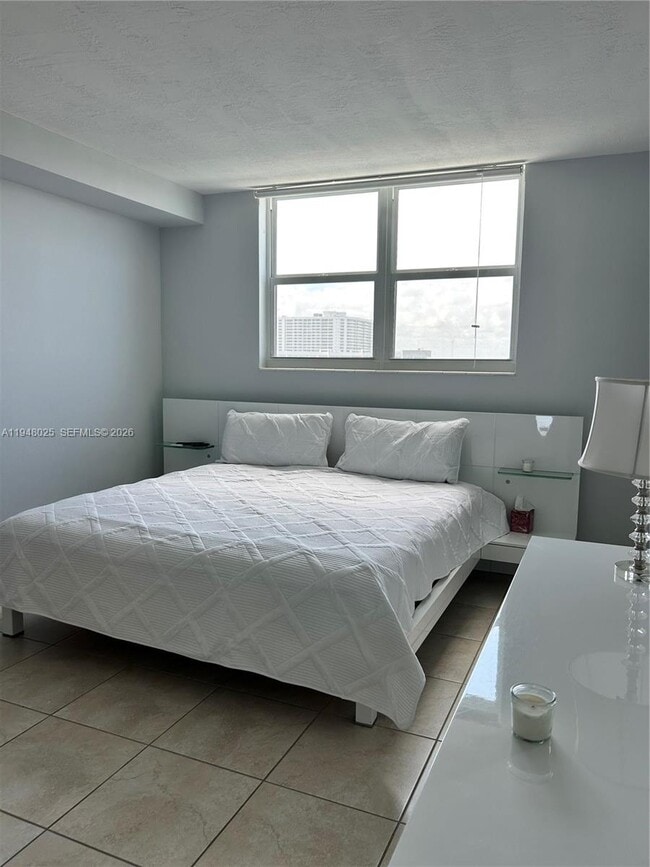 Building Photo - 3000 S Ocean Dr