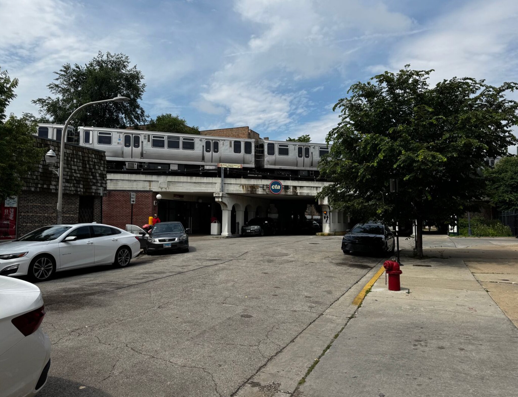 Building Photo - 7359 N Greenview Ave