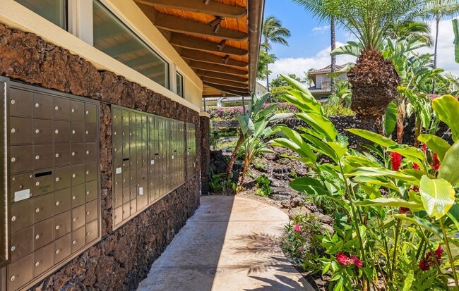 Building Photo - 3-bedroom, 2.5-bath unit | Kai Malu