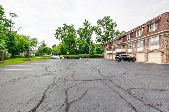 Building Photo - 350 Brainerd Ave