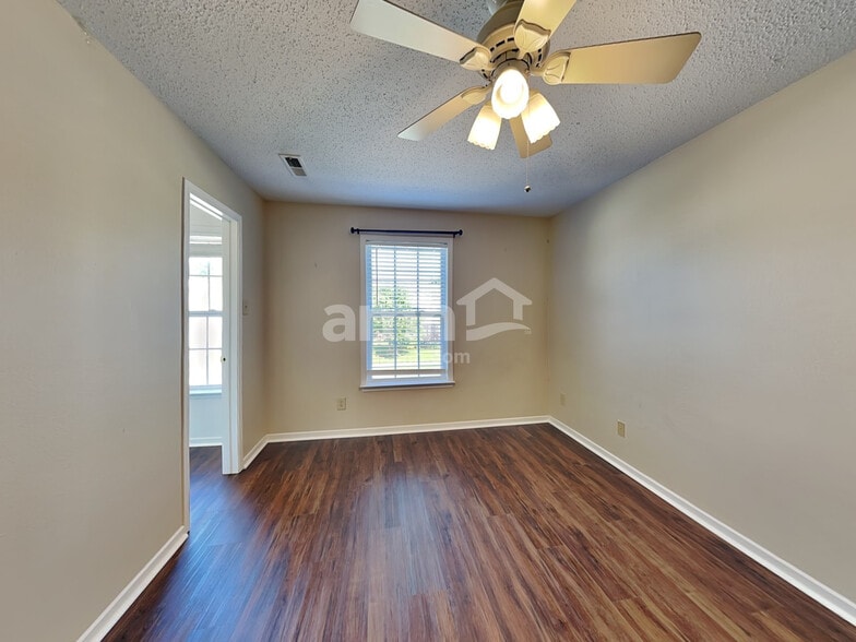 Building Photo - 5537 Floating Leaf Dr