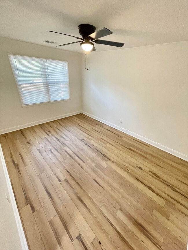 Building Photo - 3926 Brennan Dr