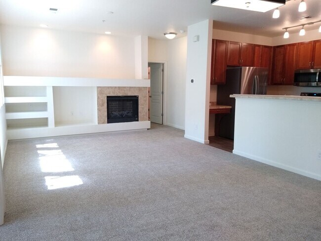 Primary Photo - Beautiful and Spacious 3 Bedroom 2 Bath To...