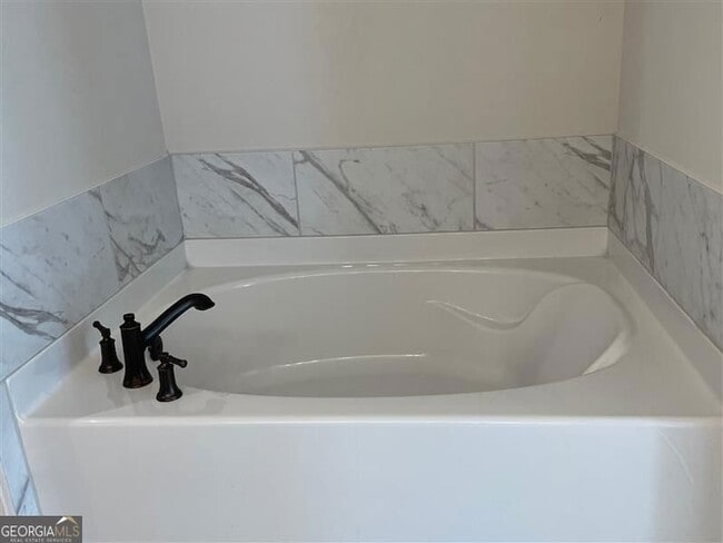 Building Photo - 1809 Parkades Path