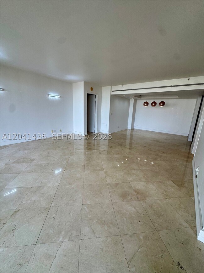 Building Photo - 19500 Turnberry Way