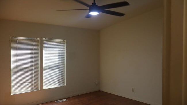 Building Photo - 6206 S Ranch Rd