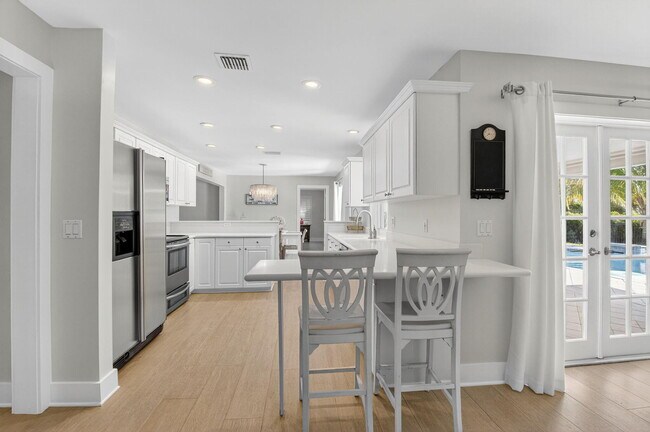 Building Photo - 4690 Palo Verde Dr