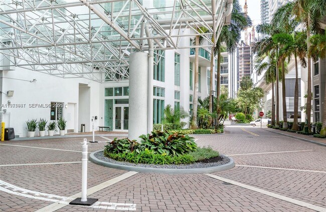 Building Photo - 31 SE 5th St