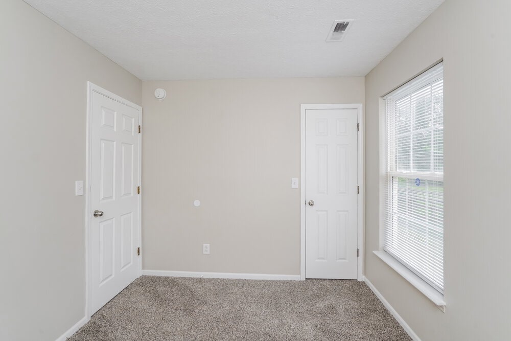 Building Photo - 4613 Lunenburg Dr