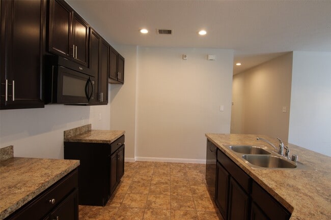 Building Photo - 9431 Black Tooth Way