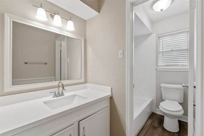 Building Photo - 25814 Leafywood Dr