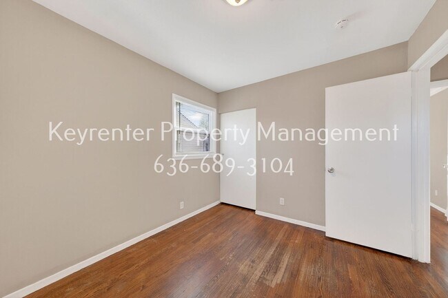 Building Photo - Spacious 3-Bedroom Home with Large Yard – Section 8 Welcome