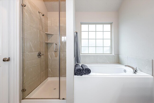 Building Photo - 155 Emery Oak Way